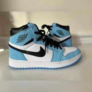Nike air Jordan retro 1 high UNC White baby blue size 8